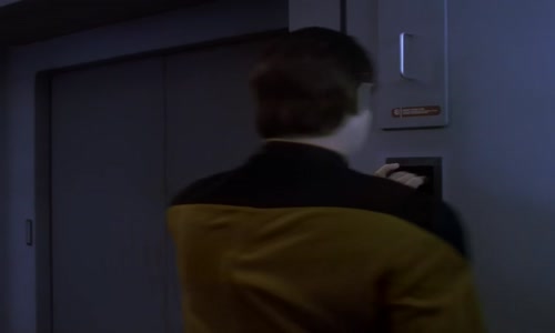 Star Trek- Nová generace - S06E26 - Vpád (1  část) mkv