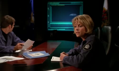 Stargate SG-1 04x09 - Spálená země mkv