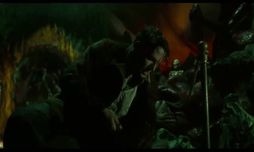 Ulička přízraků (Bradley Cooper, Cate Blanchett,Willem Dafoe-2021 Drama-krimi-thriller) Sk dabing  avi