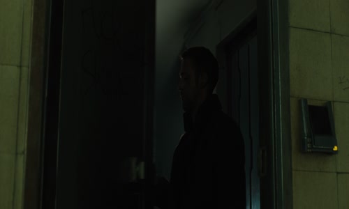 Blade Runner 2049 (2017) 1080p 10bit BluRay 6CH x265 CZ dabing mkv