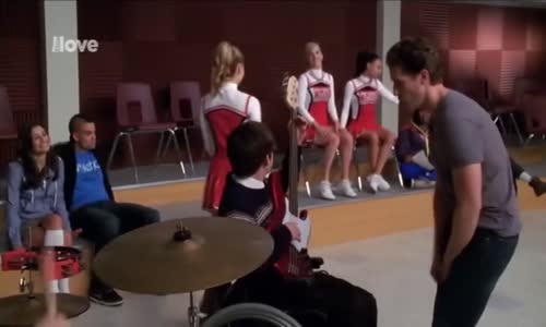 GLEE s01e08 CZ dab (TV RIP) mp4