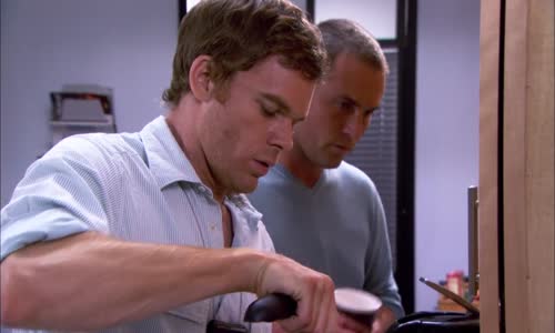 Dexter S03E03 (027) (2008 HD) Lev dnes v noci spí (SD) mp4