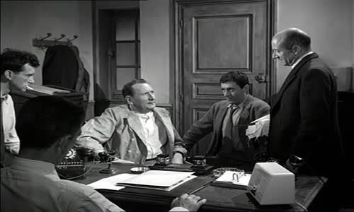 Maigret klade past-1958 (Jean Gabin) cz dab  mkv