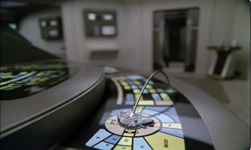 Star Trek - Voyager S05E02 - Voják mkv