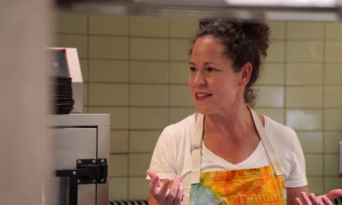 Selena plus Restaurant S01E05 1080p HEVC x265-MeGusta mkv