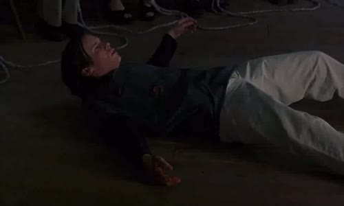 eXistenZ (Jennifer Jason Leigh,Jude Law,Ian Holm,Willem Dafoe-1999 Akční-Sci-Fi-Thriller-Horor-Bdrip -1080p ) Cz dabing avi