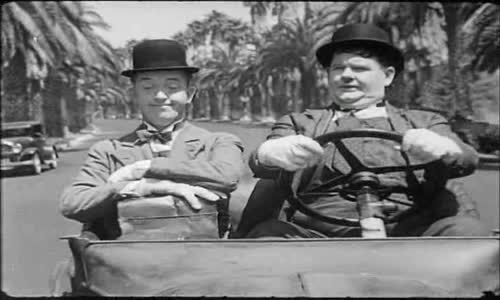 Laurel & Hardy - Busy Bodies(B&W)-DVDRip XviD-DIE-DVD14 avi