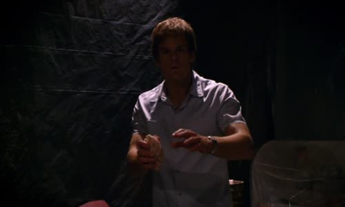 Dexter S05E04 Kráska a zvíře cz mkv