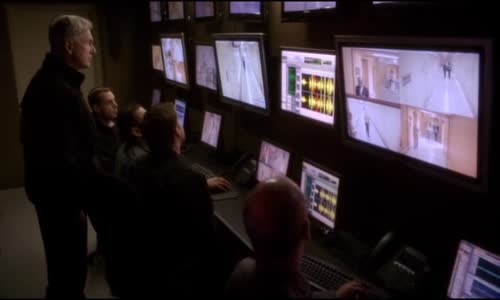 NCIS S08E21 (183) (2011 SD) Odraz mrtvého (SD) mp4