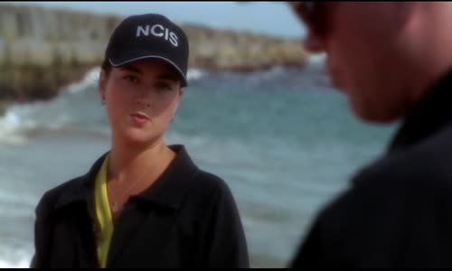 NCIS S10E04 (214) (2012 SD) Ztraceni v moři (SD) mp4