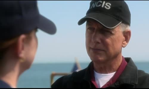 NCIS S11E06 (240) (2013 SD) Vždy připraven (SD) mp4