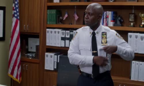 Brooklyn Nine-Nine S01E17 1080p CZ x265 mkv