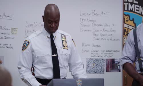 Brooklyn Nine-Nine S01E18 1080p CZ x265 mkv