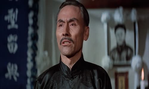 Pěst plná hněvu (Jing wu men, 1972) avi