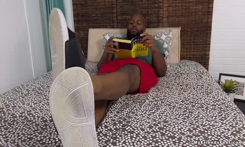 Black jock Dallas shows off his size 12 feet in dirty socks mp4
