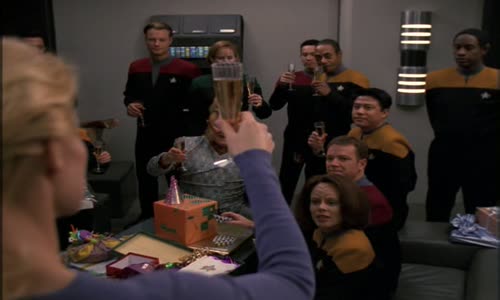 Star Trek Voyage  s07e17 avi