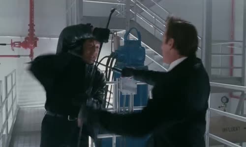 Bývalý agent CIA chrání děti před hrozbou ruského teroristy The Spy Next Door (2010) Celý film mp4