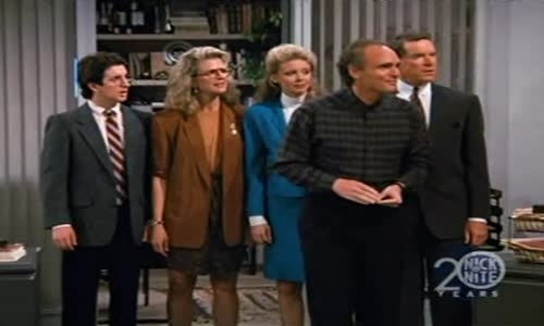 Murphy Brown S03E03 - Loco Hero mp4