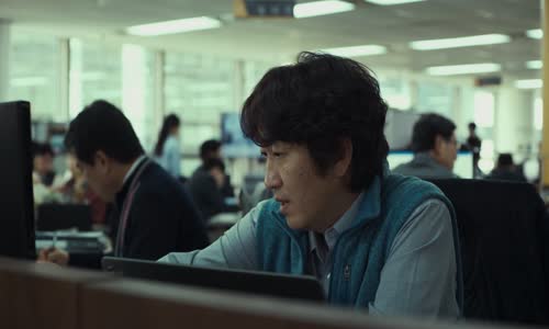 Troll Factory 2024 1080p WEBRip x264 AAC-[YTS MX] mp4