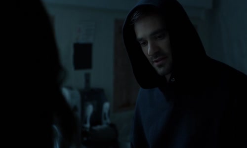 Daredevil S02E10 (023) (2016 FHD) Muž v krabici (SƊ) mp4