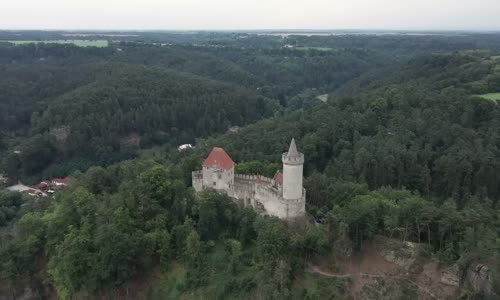 TAJEMNÝ KOKOŘÍN - Dvacet zazděných koster mp4