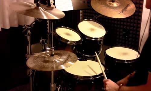 Martin Vajgl etuda č 4 z knihy Etudy pro bicí soupravu mp4