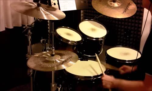 Martin Vajgl etuda č 8 z knihy Etudy pro bicí soupravu mp4