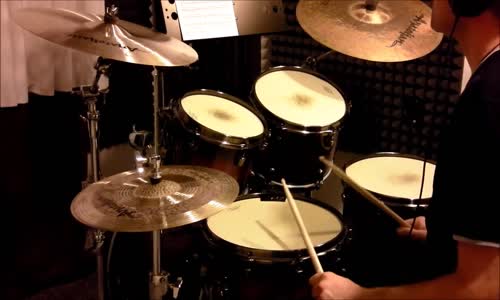 Martin Vajgl etuda č 22 z knihy Etudy pro bicí soupravu mp4