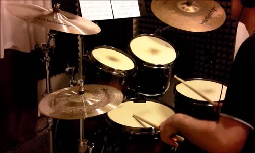 Martin Vajgl etuda č 30 z knihy Etudy pro bicí soupravu mp4
