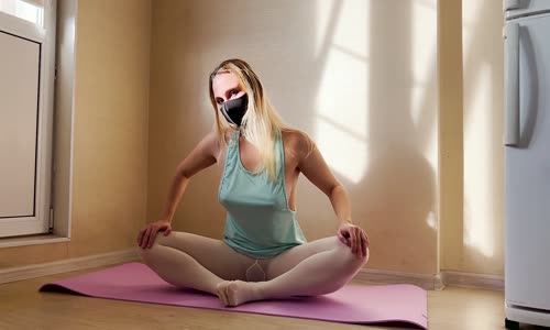 Workout & Full-body stretching home in Pantyhose mp4
