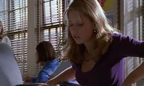 Buffy S01E10 Nocni mury CZdab avi