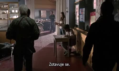 Falling Skies S01E08 CzTit avi