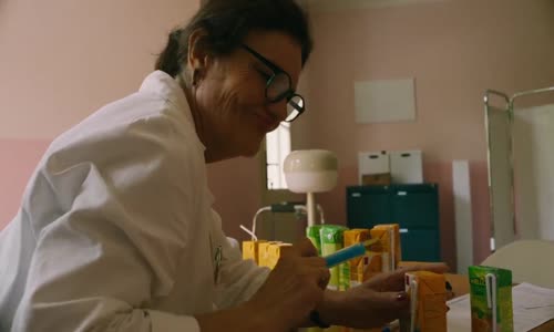 Večne mladí S01E01 (SK_CZ)_720p mp4