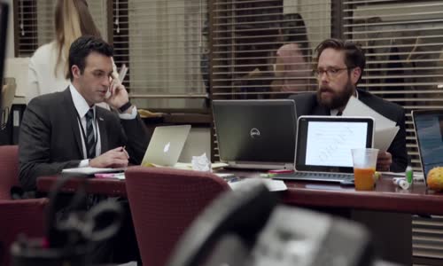 Veep S04E01 (029) (2015 FHD) Spojené zasedání (SƊ) mp4