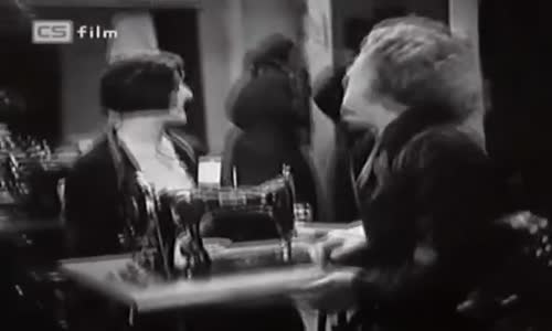 Svítání (1933) mp4
