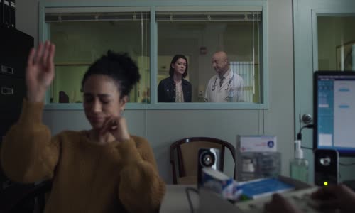 Nemocnice New Amsterdam S01E19 CZ mkv