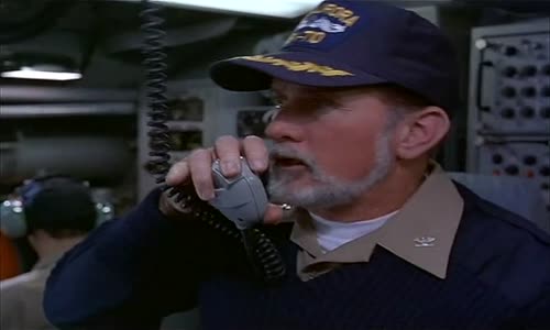 V nepřátelských vodách (Hostile Waters) 1997 -cz mp4