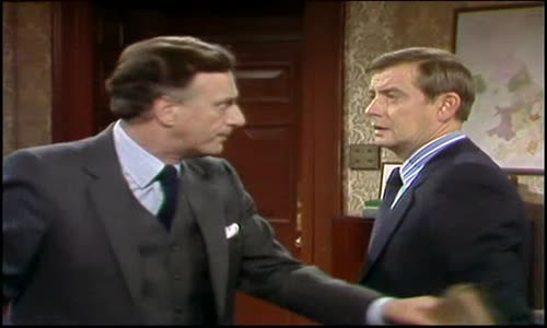 Yes Minister (Jistě pane ministře) S02E02 CzDab avi
