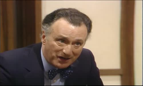 Yes Minister (Jistě pane ministře) S03E02 CzDab mp4