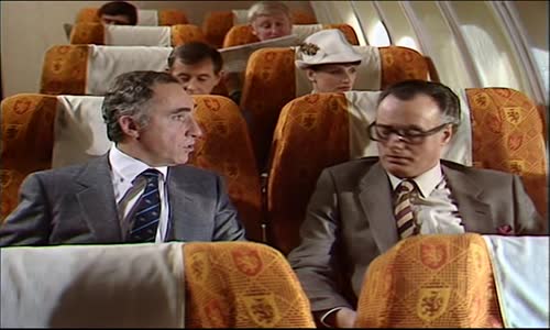 Yes Minister (Jistě pane ministře) S03E04 CzDab avi