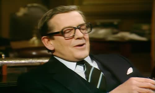 Yes Minister (Jistě pane ministře) S04E00 CzDab avi
