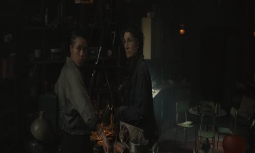 SILO (2024) s02e10 - Do ohně (EN + title cz v obraze, žluté, AVC) 1080p - ludasj mkv