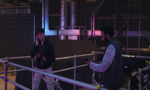 Franšíza S01E01 (2024) 1080p h264 CZ Dab -komedy serial mkv