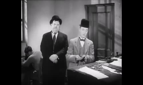 Laurel & Hardy -- the best Film Clips from Pardon Us (1931) mp4
