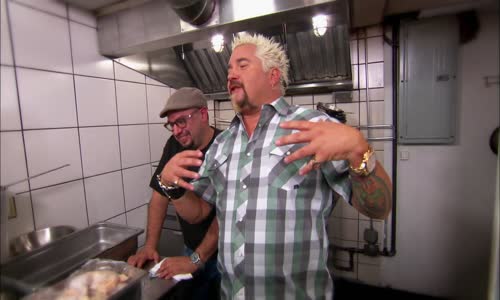 Diners, Drive-Ins, and Dives_S16E06_Chatham & Oylmpia mp4