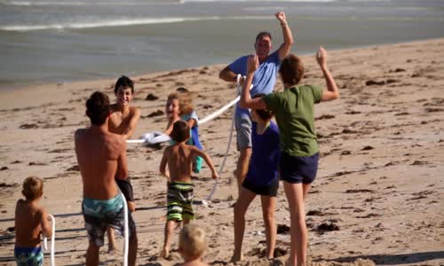 Bear Grylls_ Escape From Hell_S20E07_Oáza v New Smyrna Beach mp4