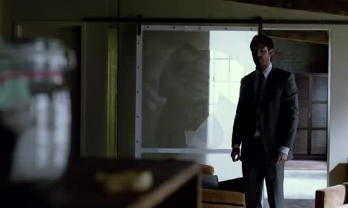Daredevil S01E08 CZ WebRip 1080p 10b HEVC C4U_Stíny v skle mkv