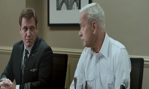 Sully Zázrak na Řece Hudson avi