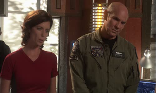 16 Dlouhé loučení Stargate Atlantis 1080p BluRay S02E16 Cz mkv