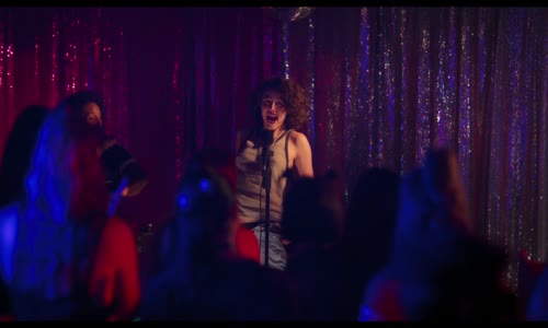 Baby na uteku 2024 komedia cz dabing hr Margaret Qualley, Gereldine Viswanath, Annie Gonzales, Elizabeth Feldsten full hd TV MIRO mkv